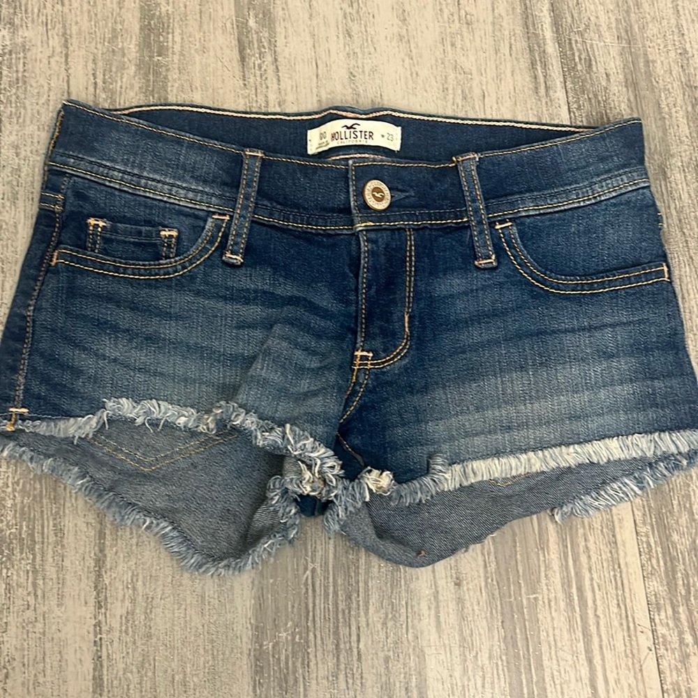 Hollister sz size 00 dark wash Jean shorts waist 23